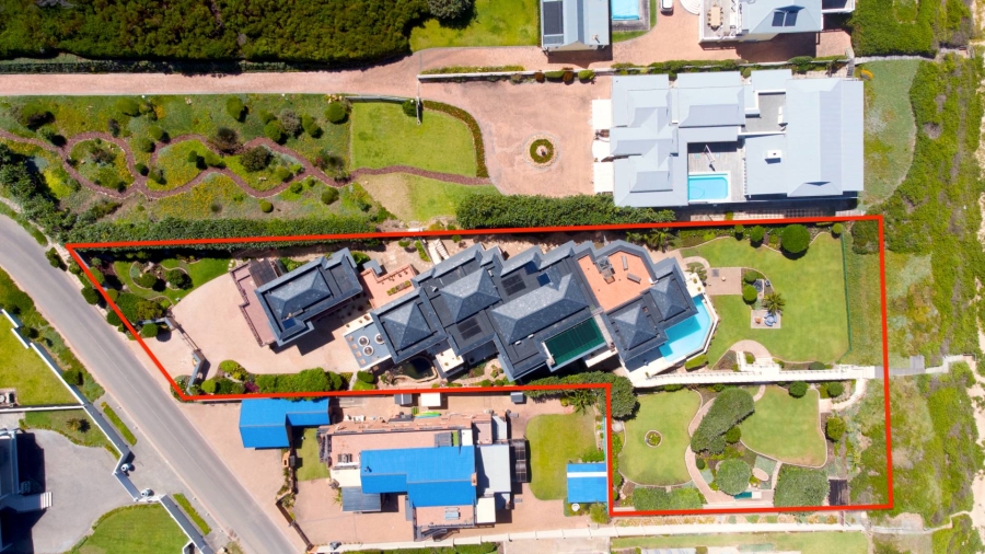 6 Bedroom Property for Sale in Myoli Beach Western Cape